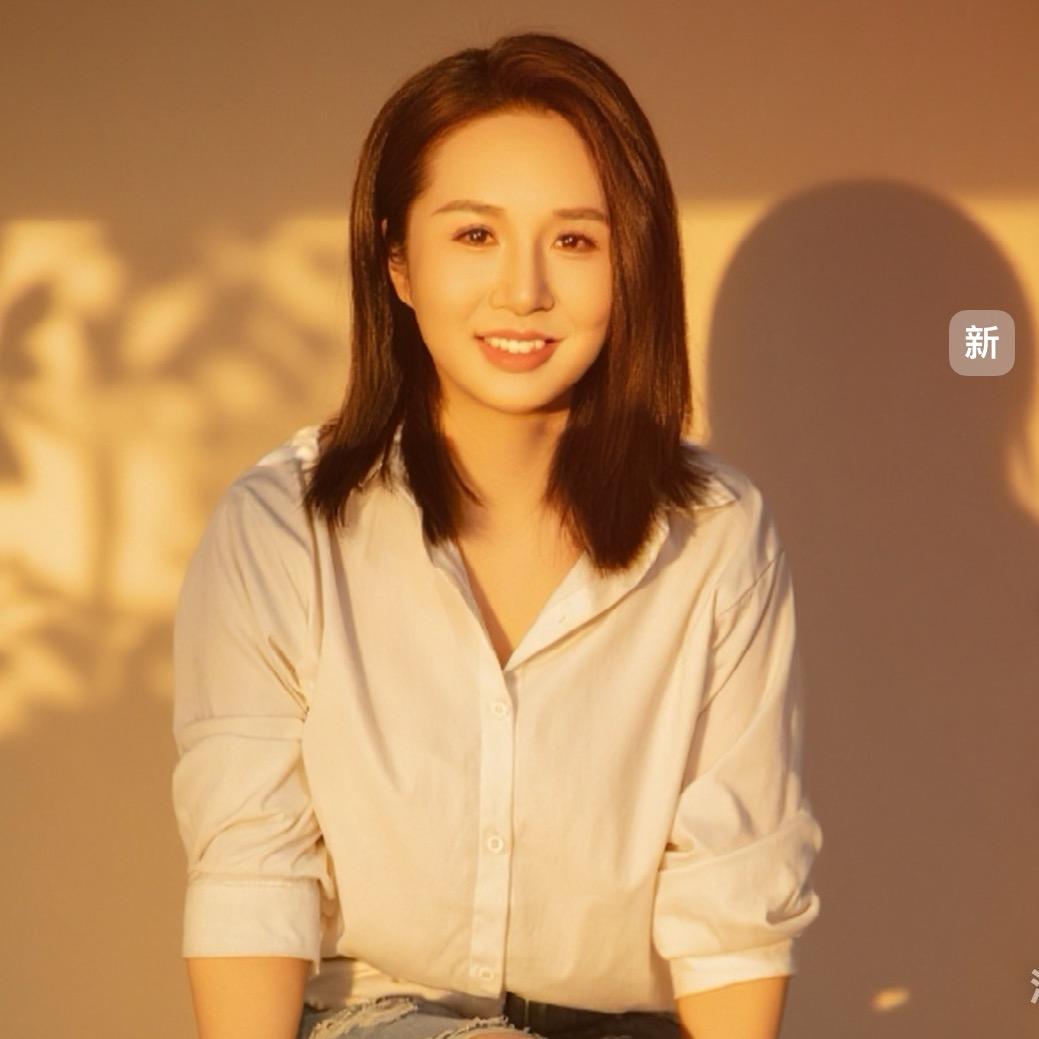 杨静.