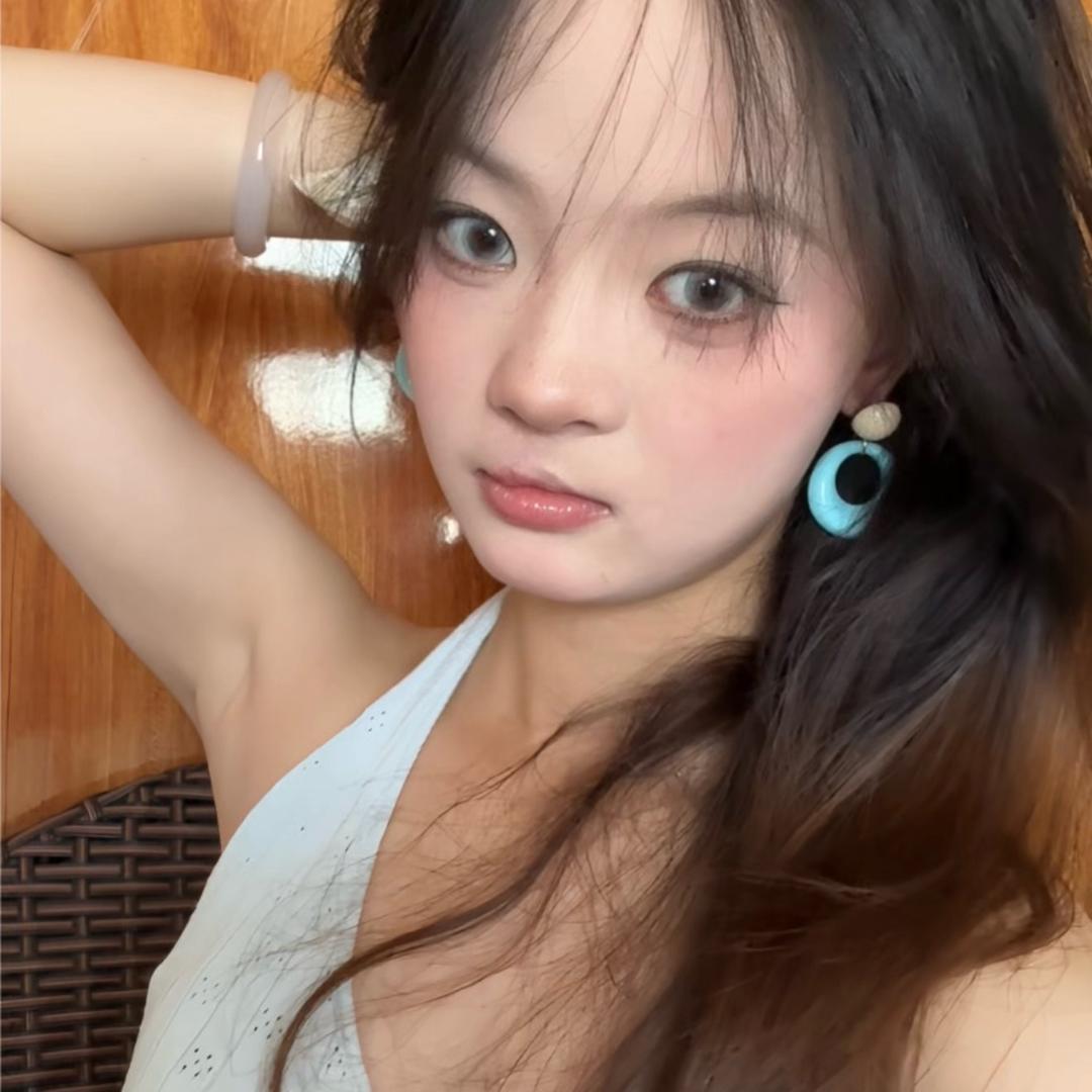 兔唇女孩🍑（努力涨粉