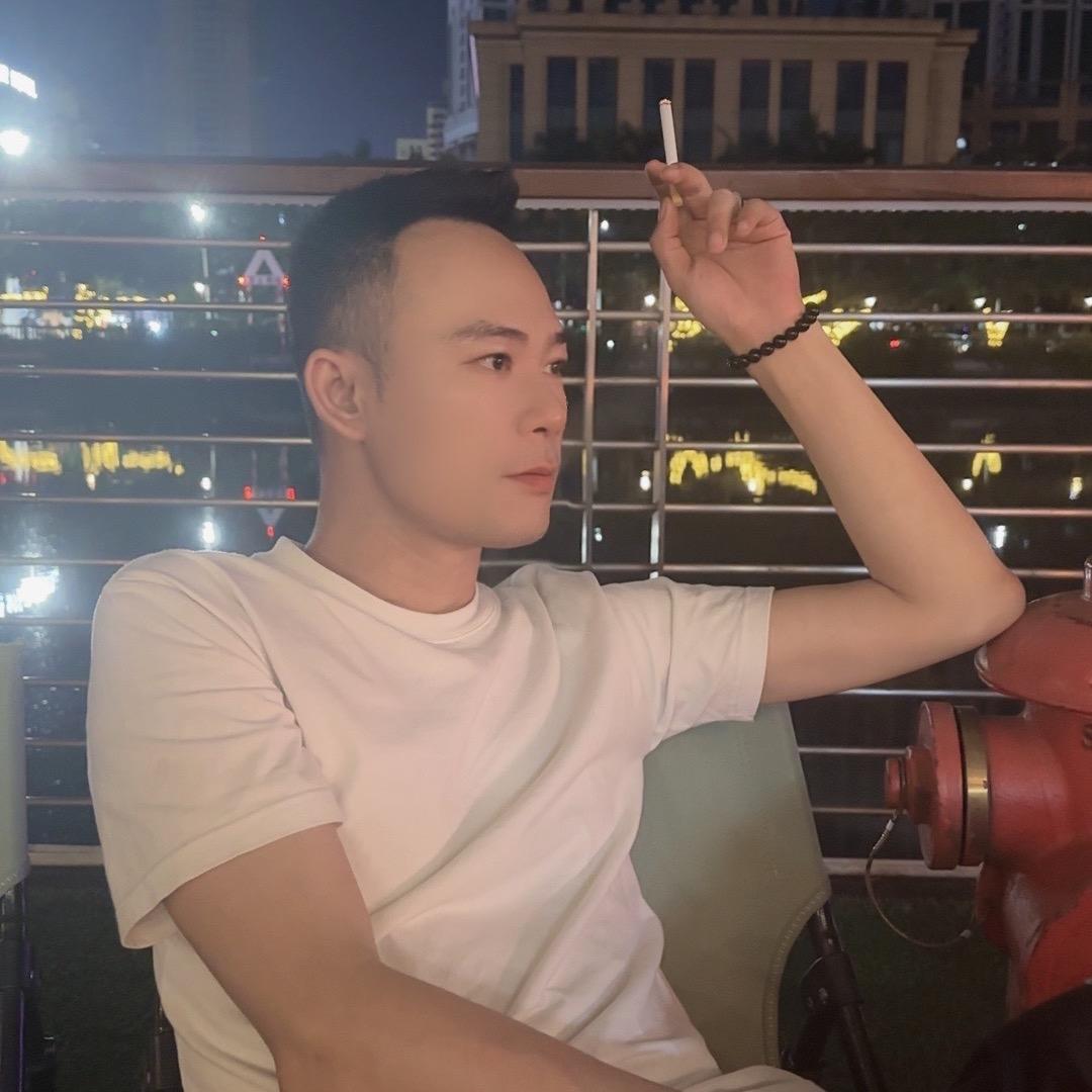 中山 房产经纪人 小胡