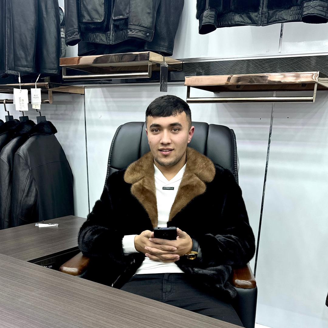 Daniyar男装