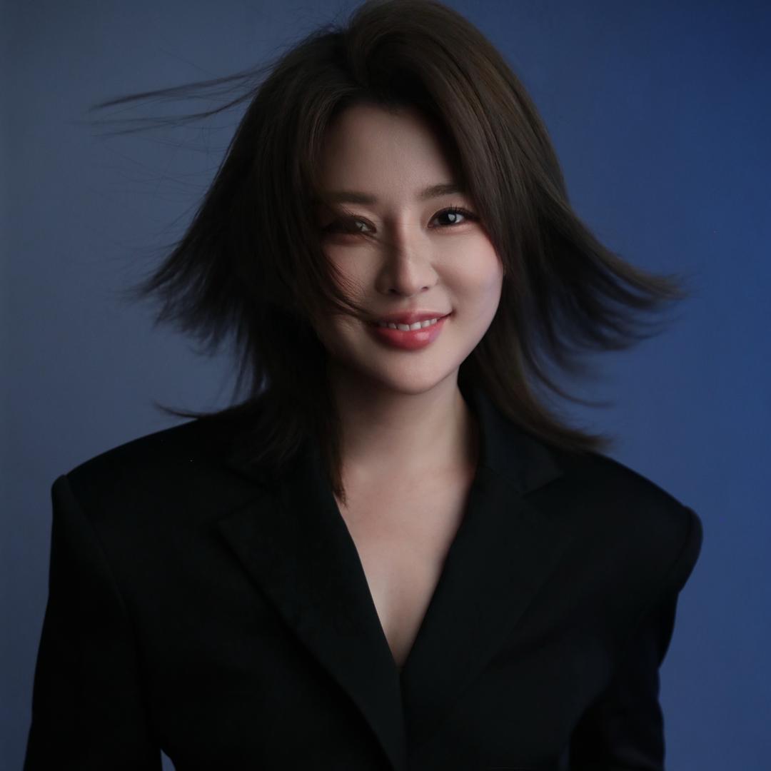 河源女发型师啊萍