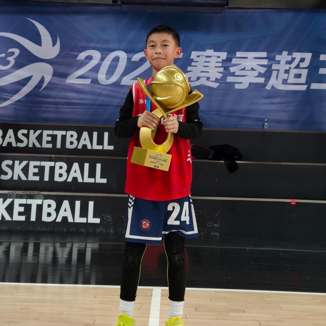 篮球U9李柄谕