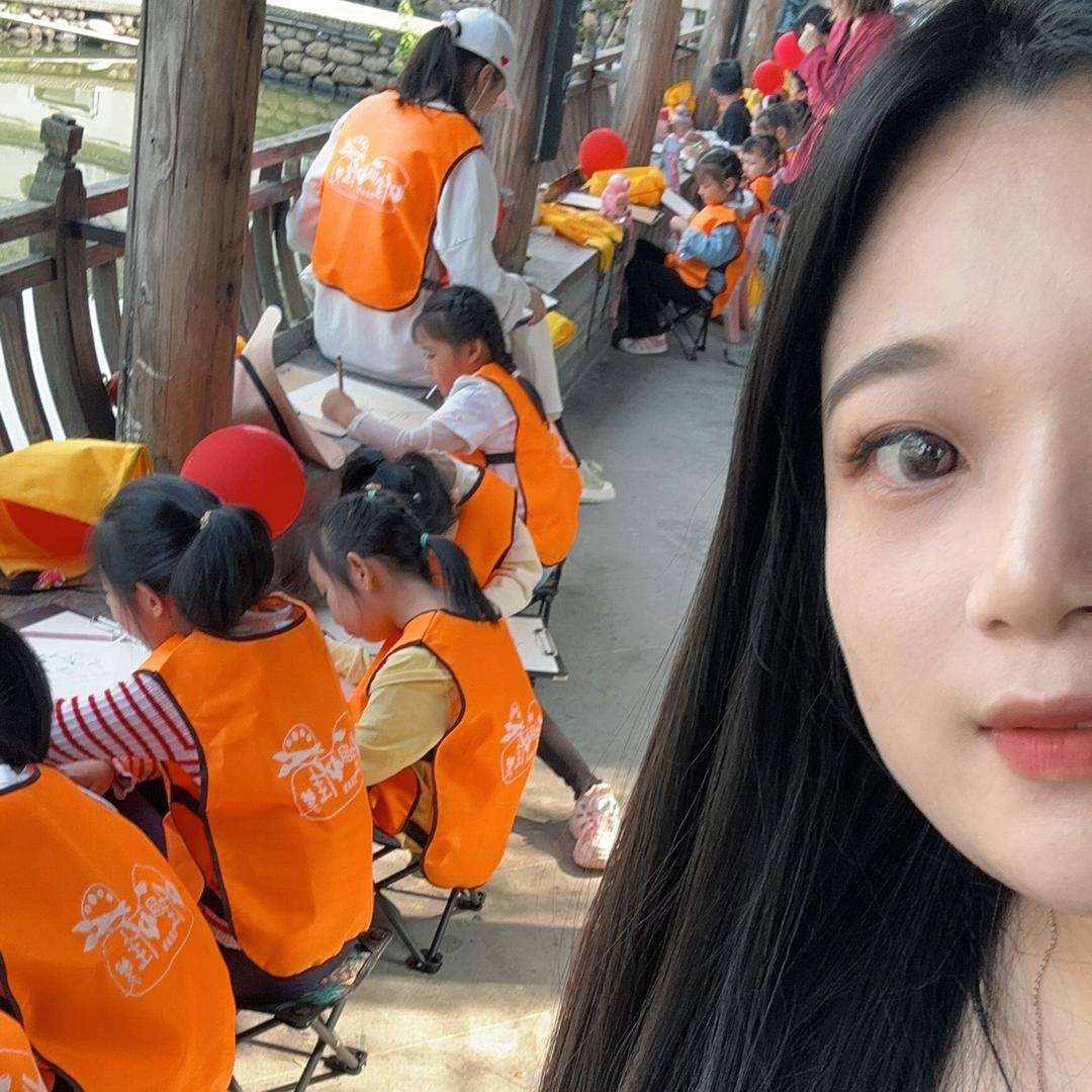教画画的魏老师