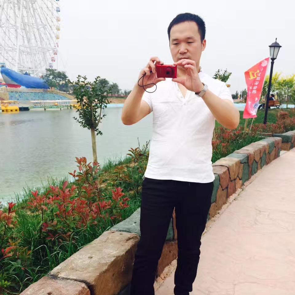 李伟
