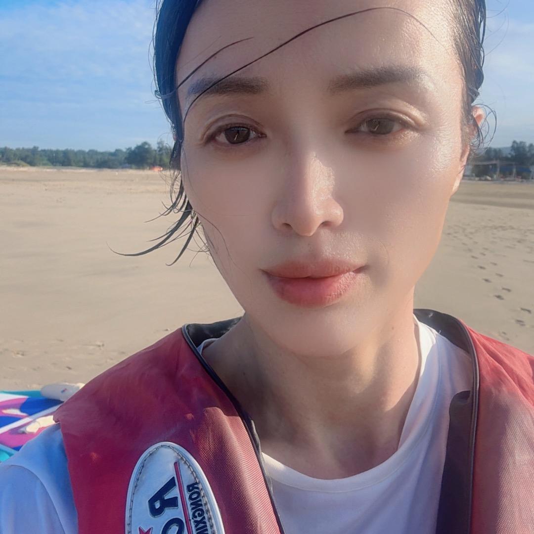 莆田许姐，从事电瓶批发行业