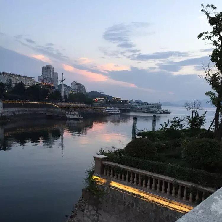 从小就上大学