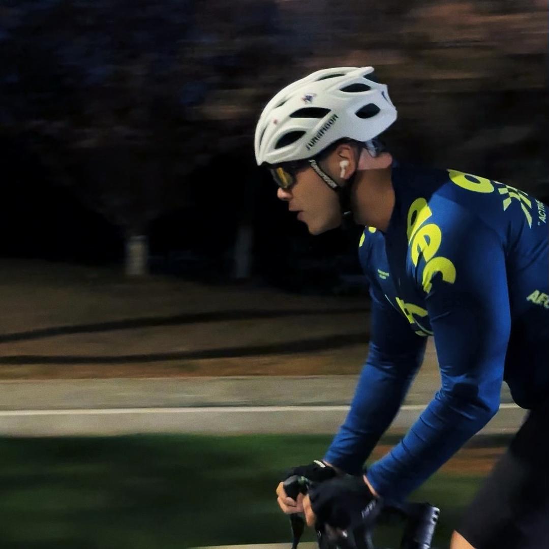 淼淼爱骑车(温格低)