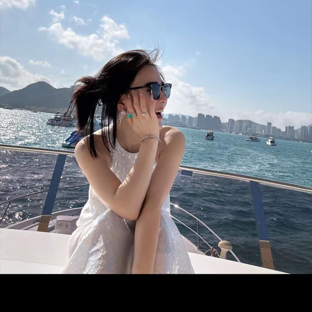 袁艺灵精选穿搭
