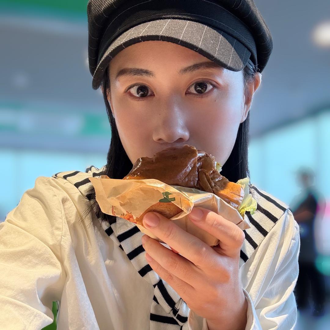 燕子饿了😋