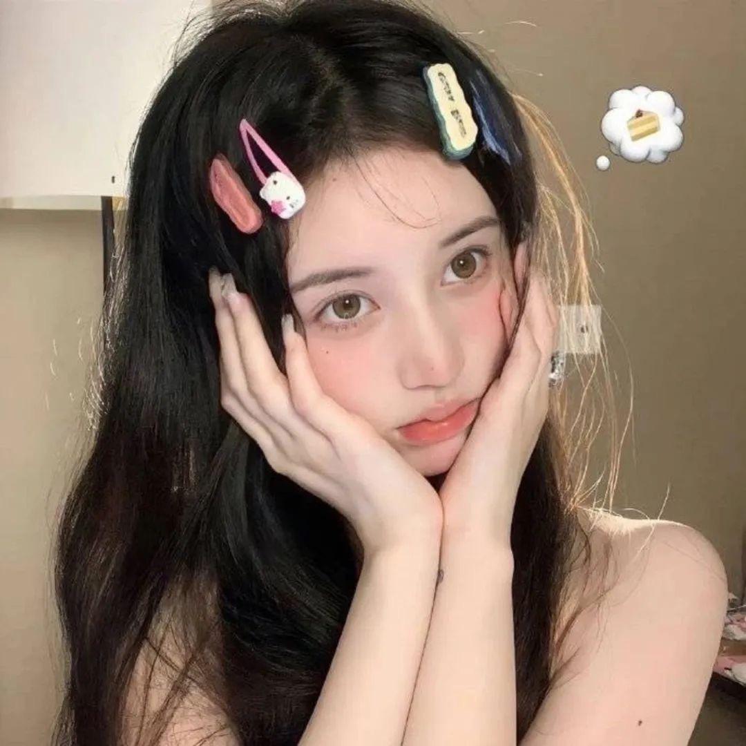 咬一口椰蓉布丁