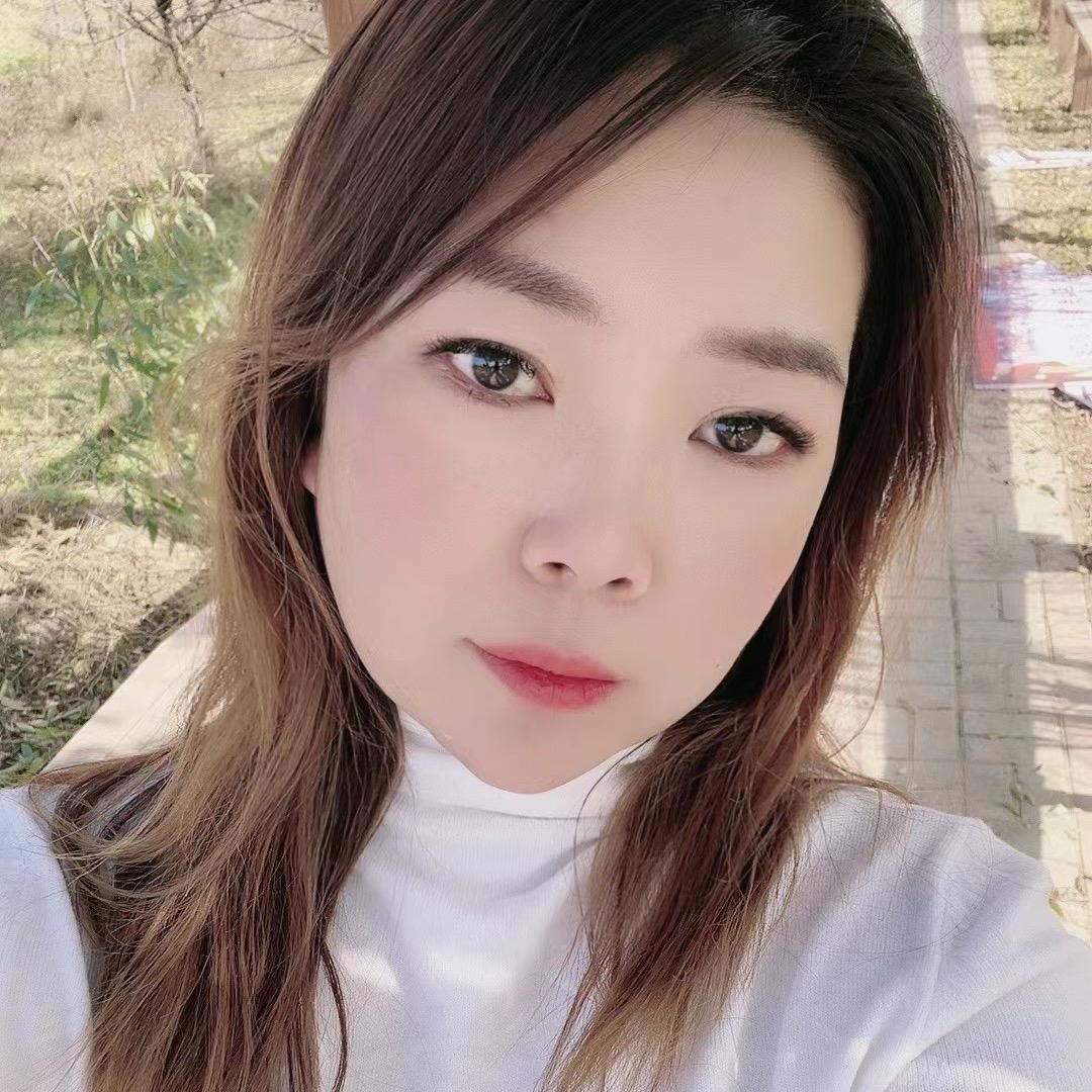 爱笑的夏琳
