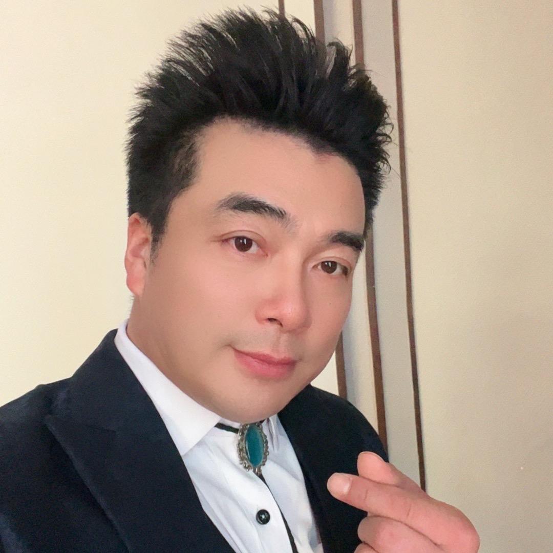 摇滚疯子黄伟