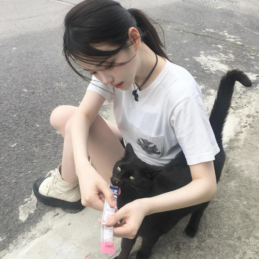 撑伞的雨天.