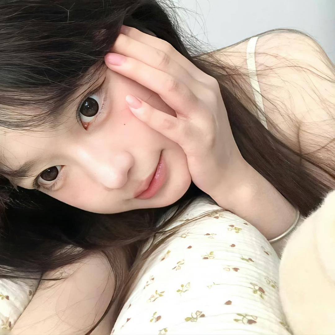 静婧静.