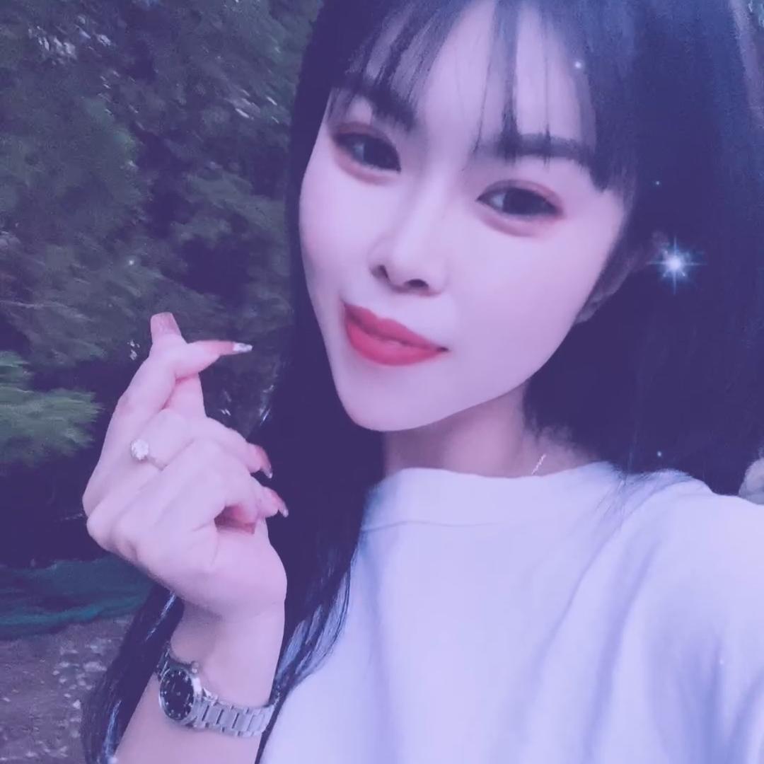 Hu、