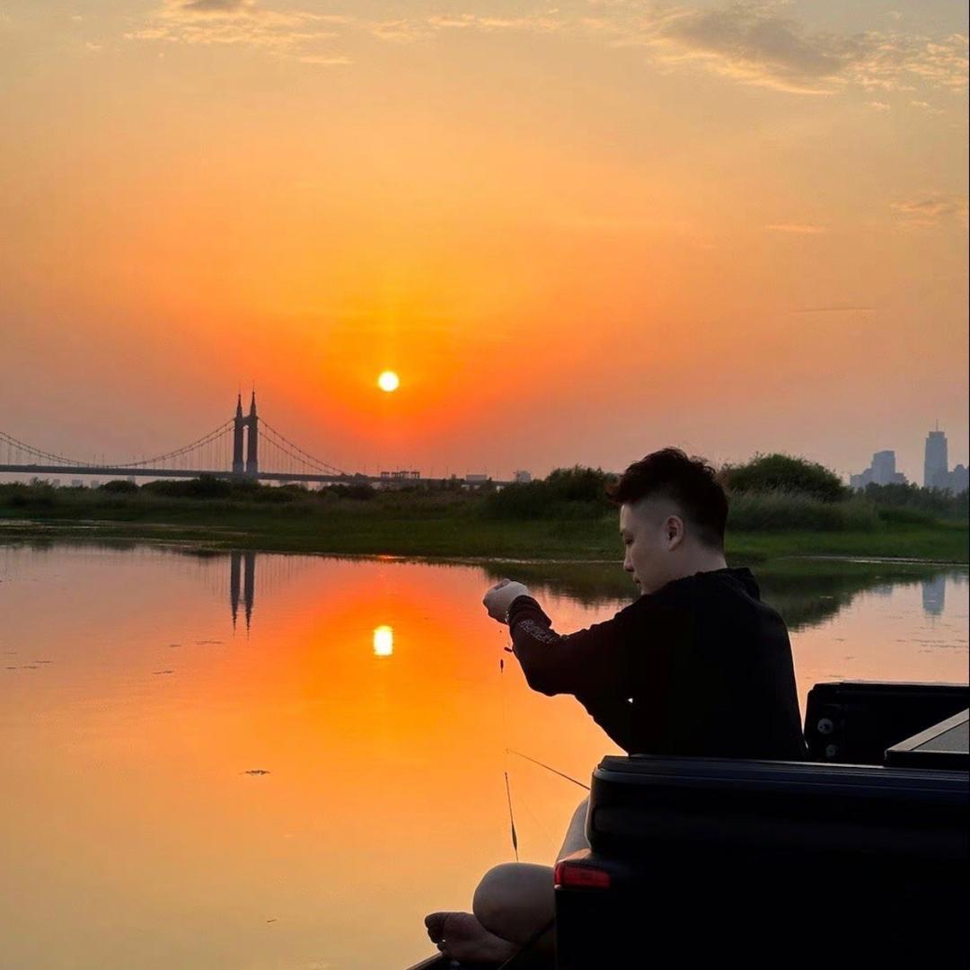 心事不在脸上🚶‍♂️