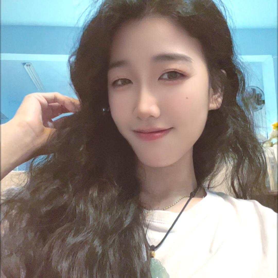 爱吃糕点的阿鼓