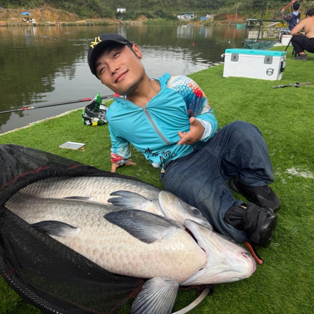 一米八大强 爱钓鱼