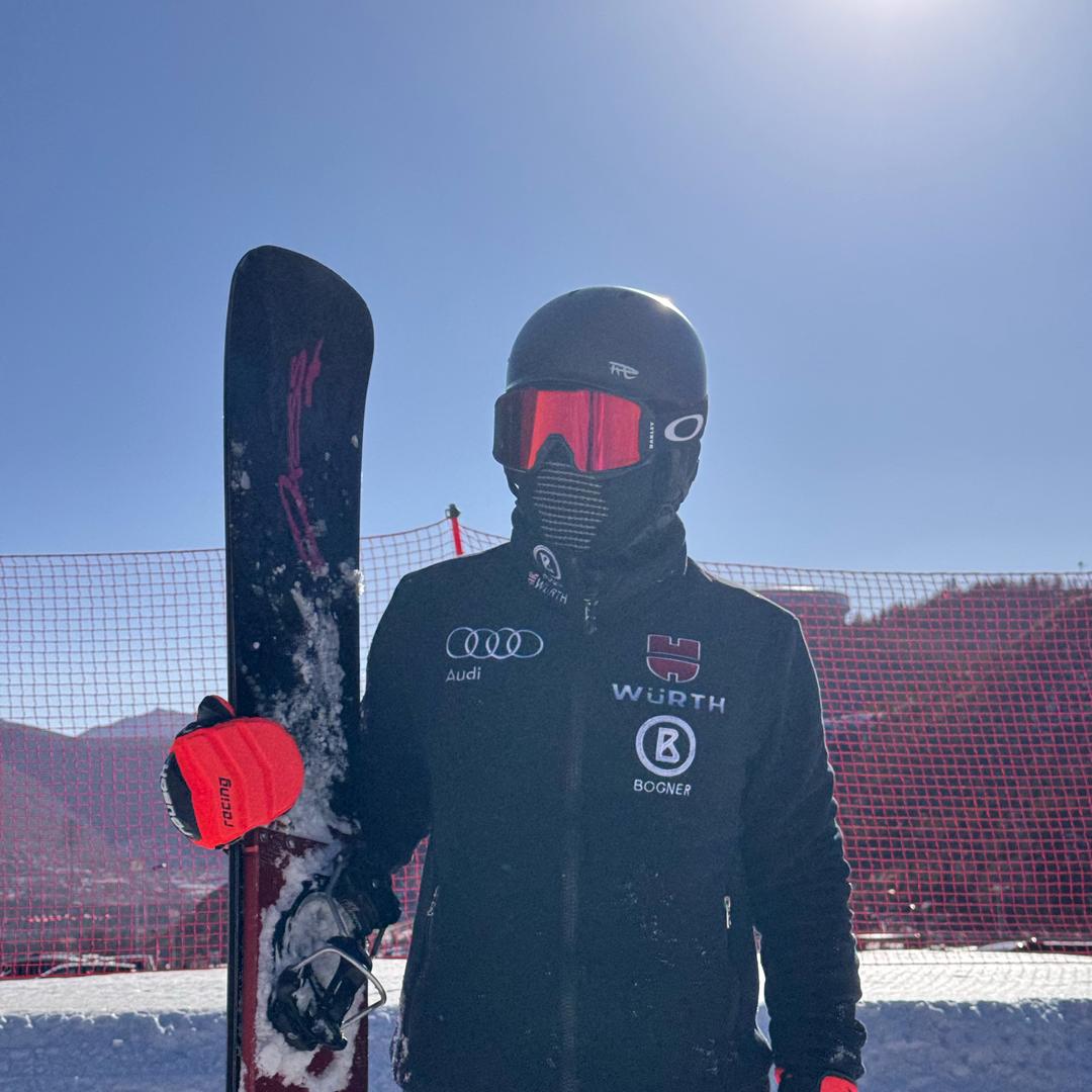 滑不动了🏂