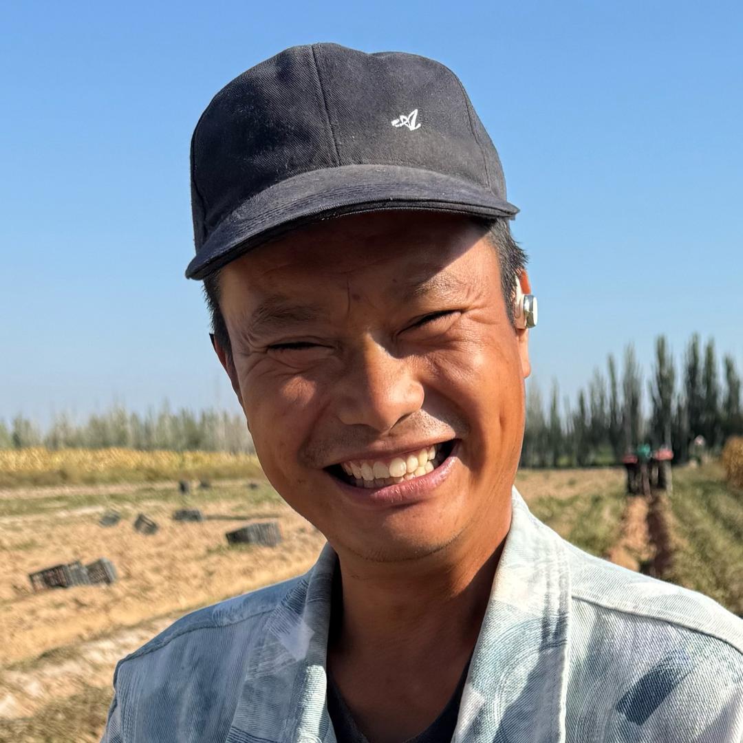 贺兰山下种菜农