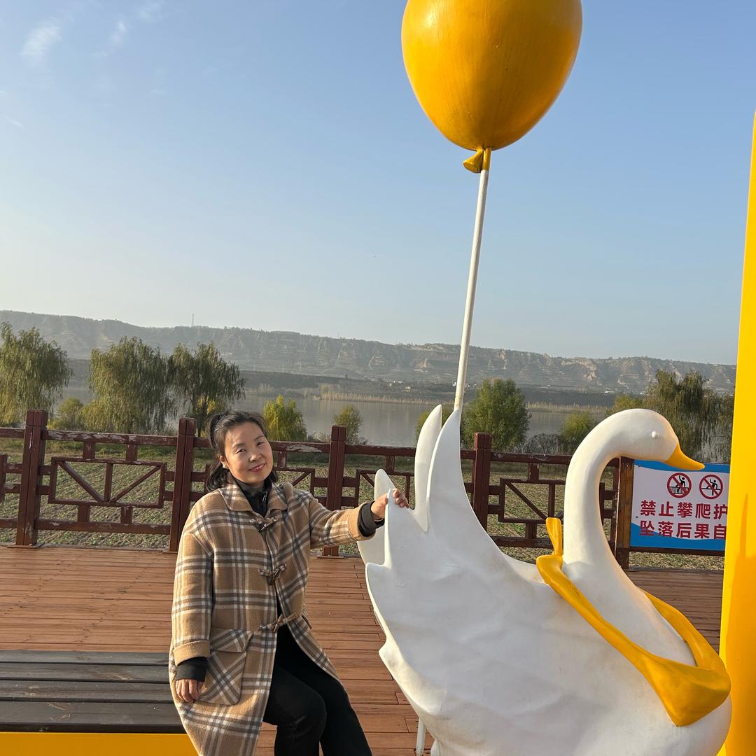 太阳出来喜洋洋