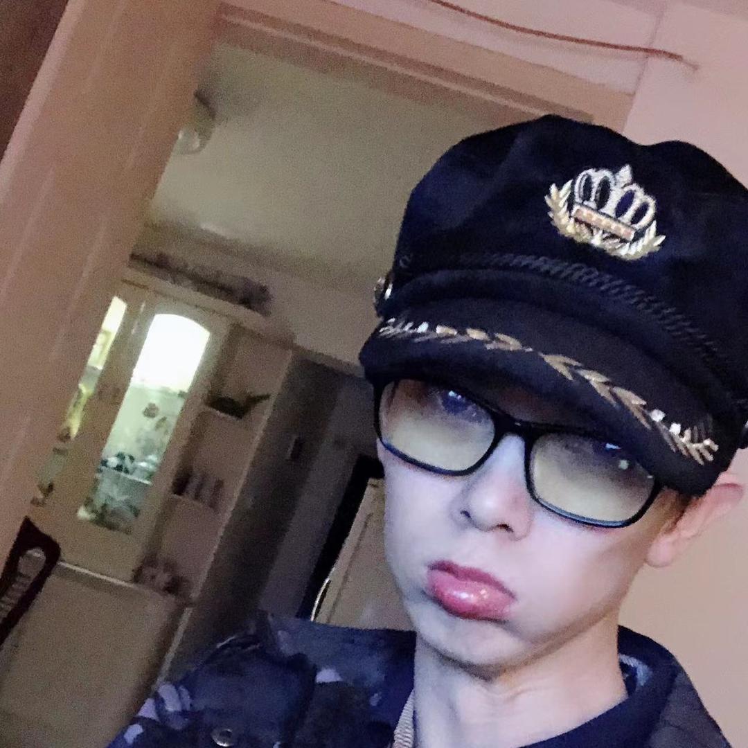 能说会道的小月亮