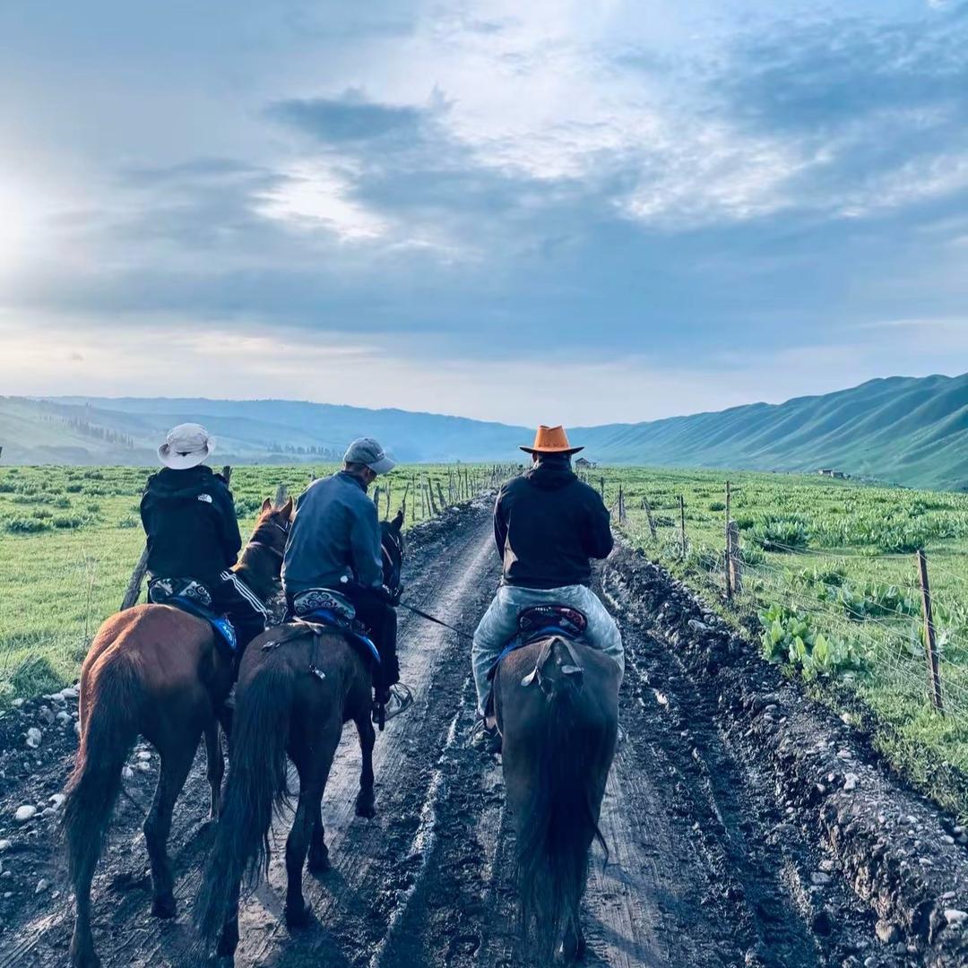 🇧 🇴 🇴 🇲💥