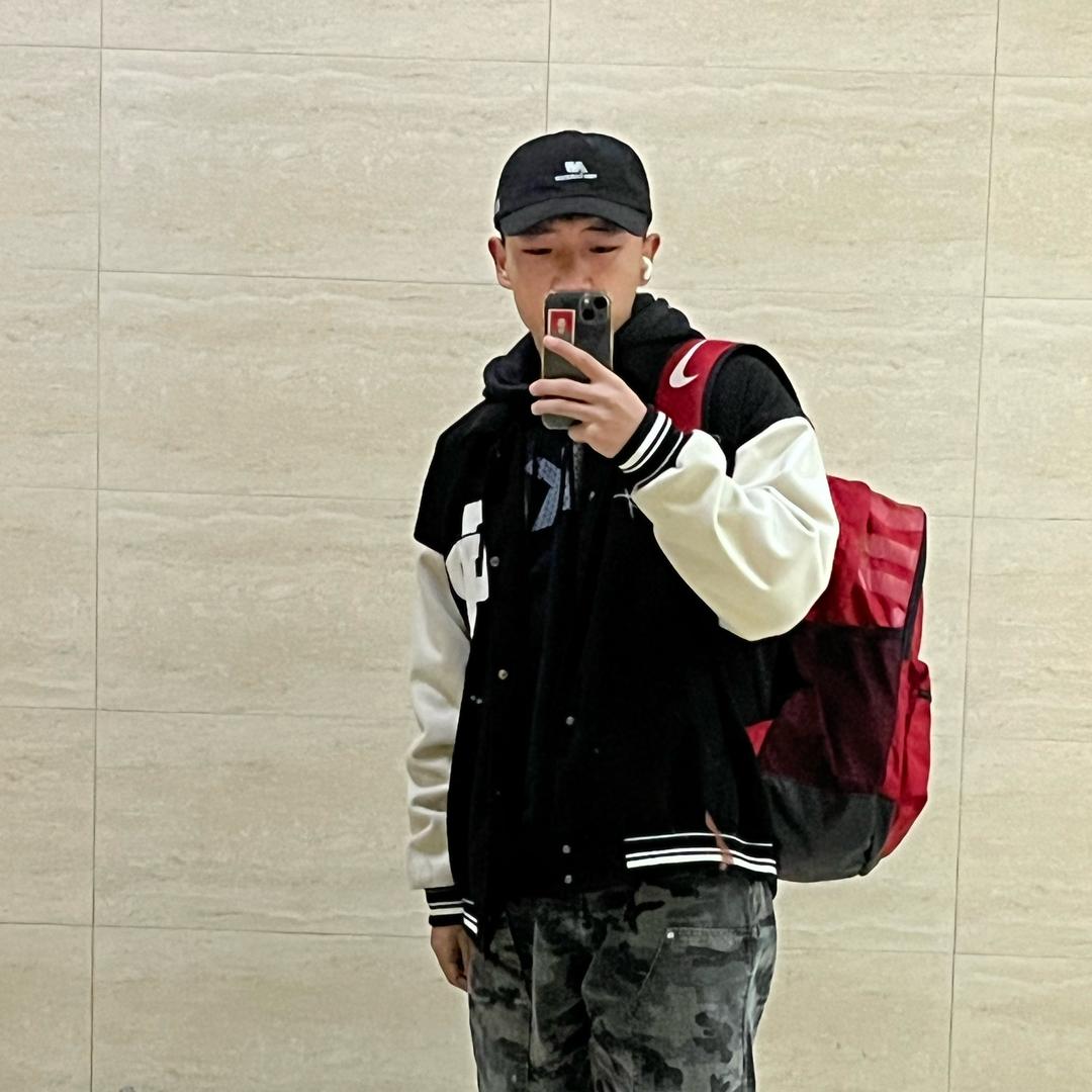 奋斗的小恐龙。