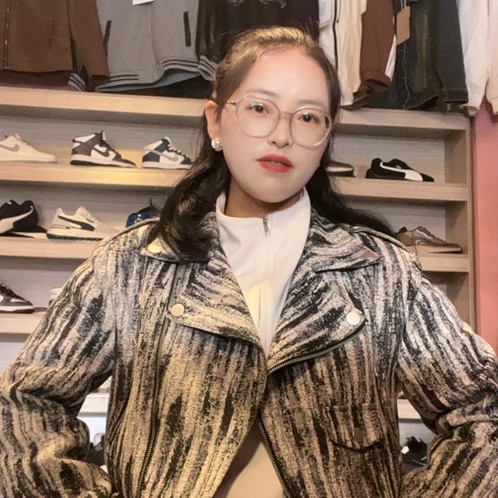 巴桑普赤潮流精品店