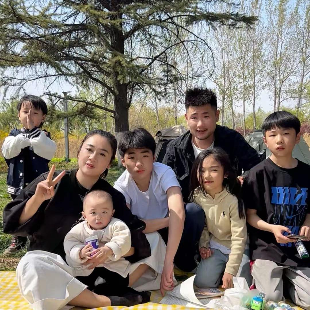 鹏哥王晓妮（五个娃）