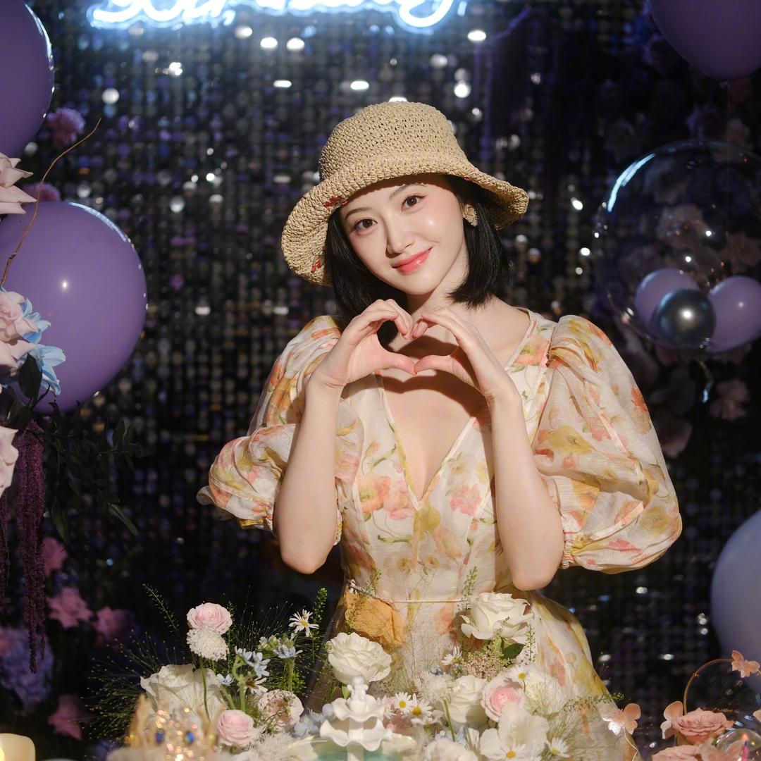 给甜甜摘月亮嘛