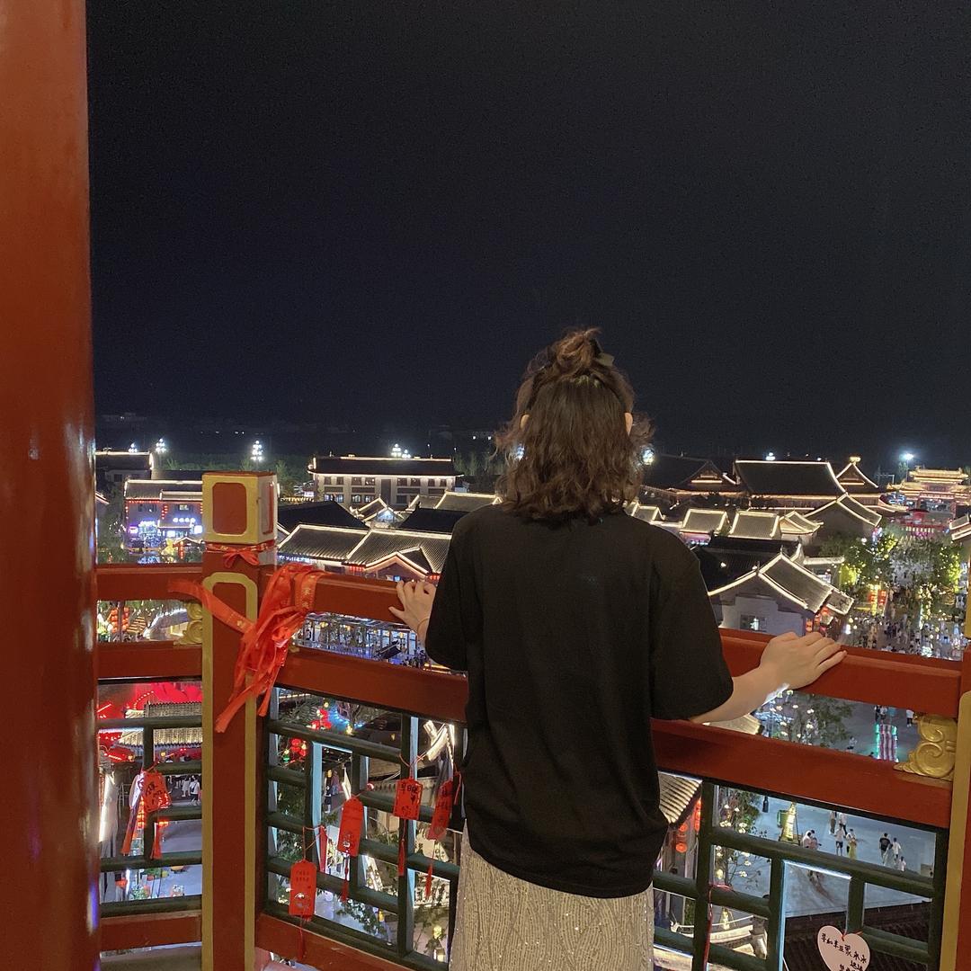 饰嘻嘻吖