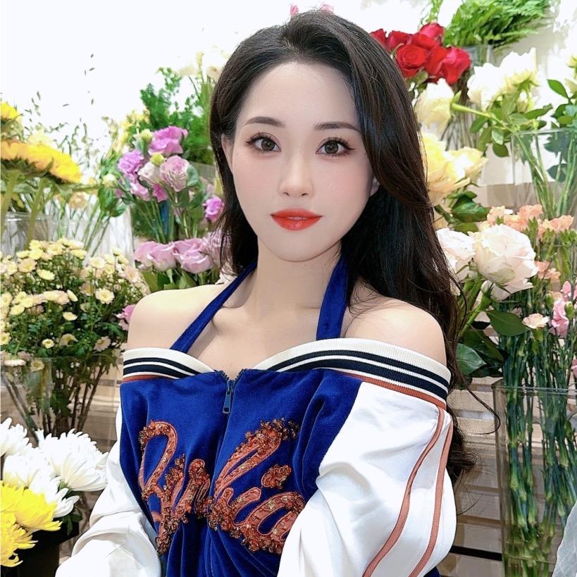 小芊姐姐爱穿搭