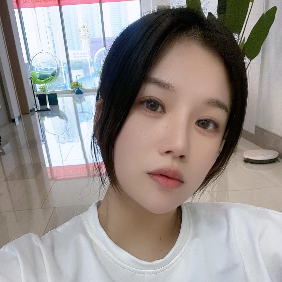 🌻 小 V