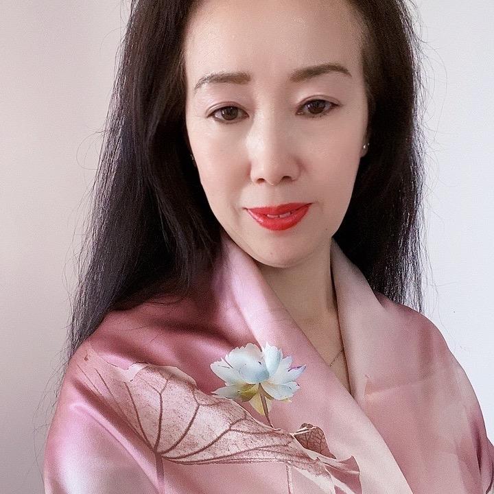 金牌月嫂：曲美冰