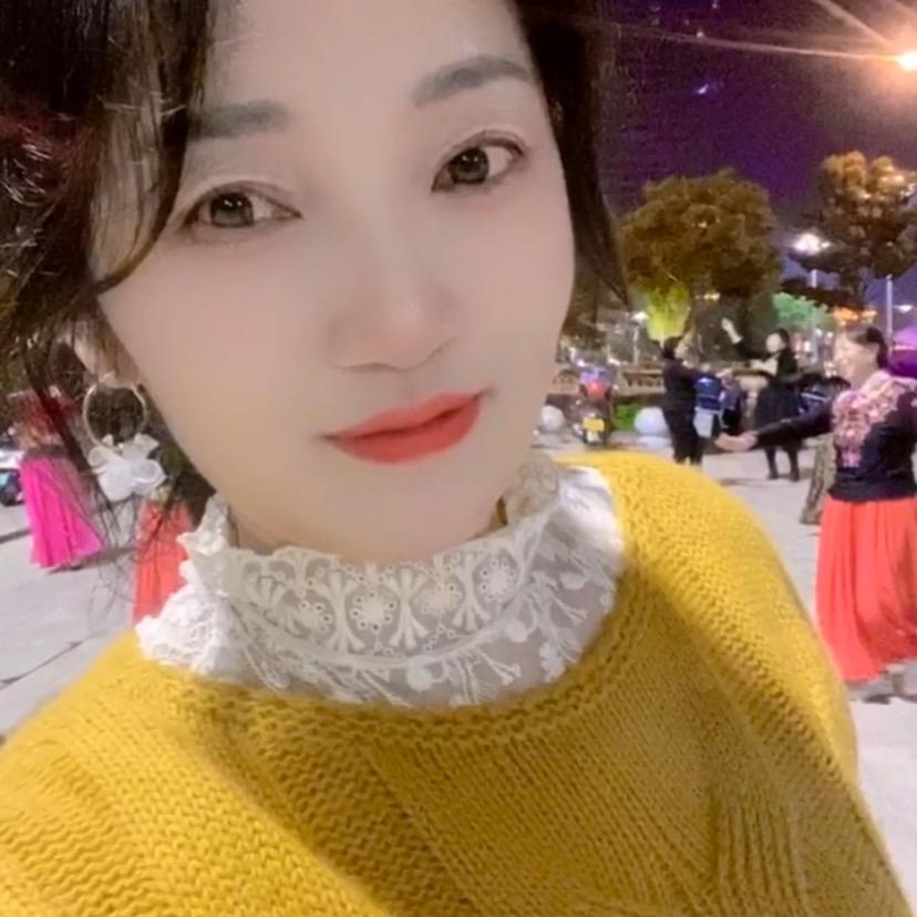 酒窝里的笑😊实体店女装