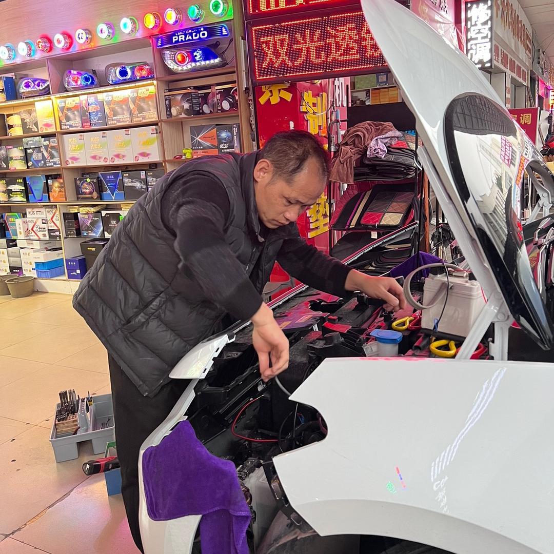 南宁车灯维修@和顺五哥