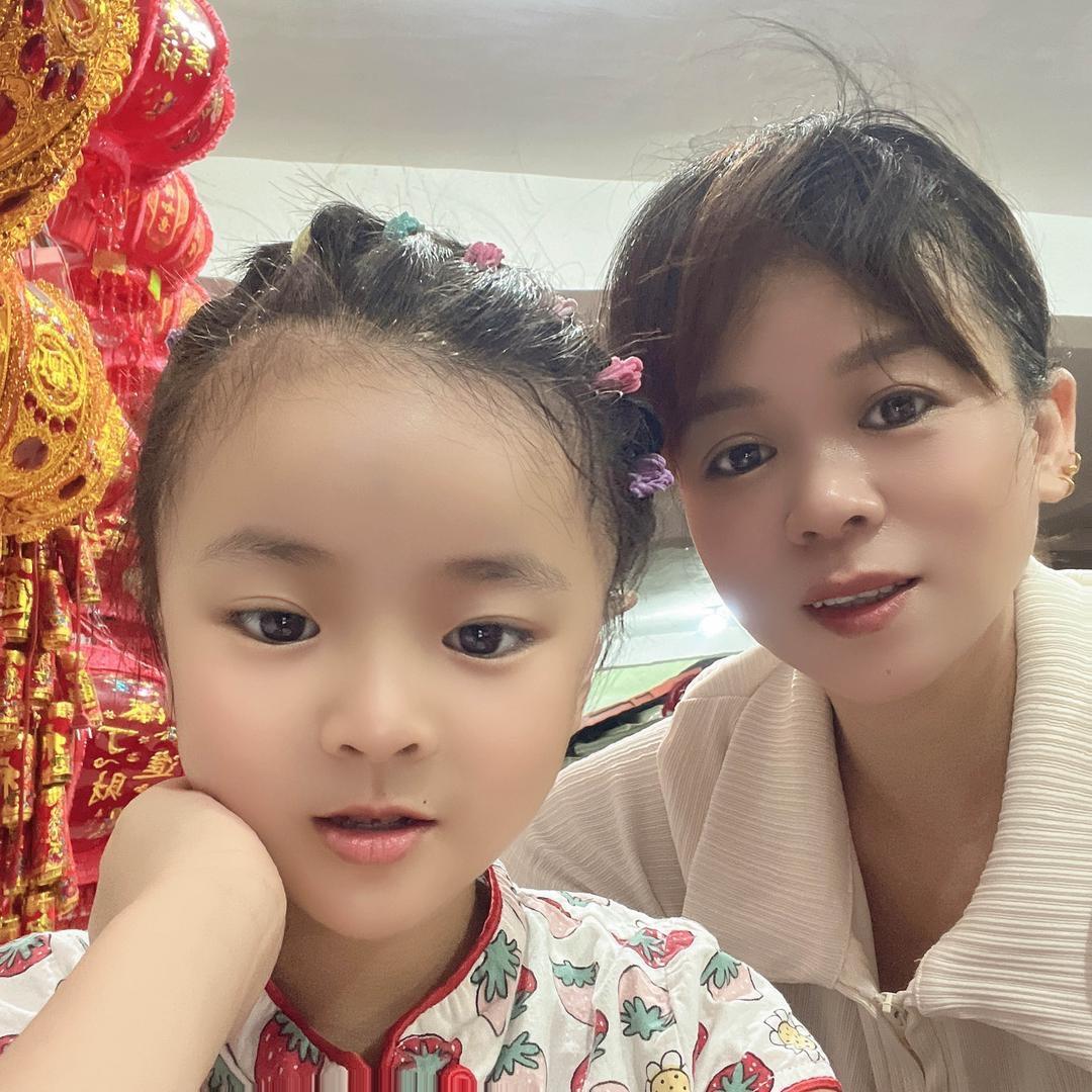 红运年年灯笼