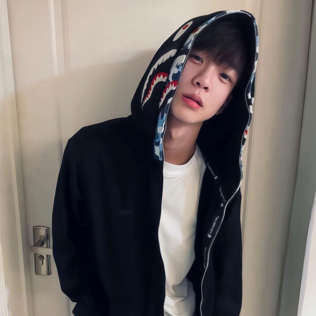 ￴ 物是人非