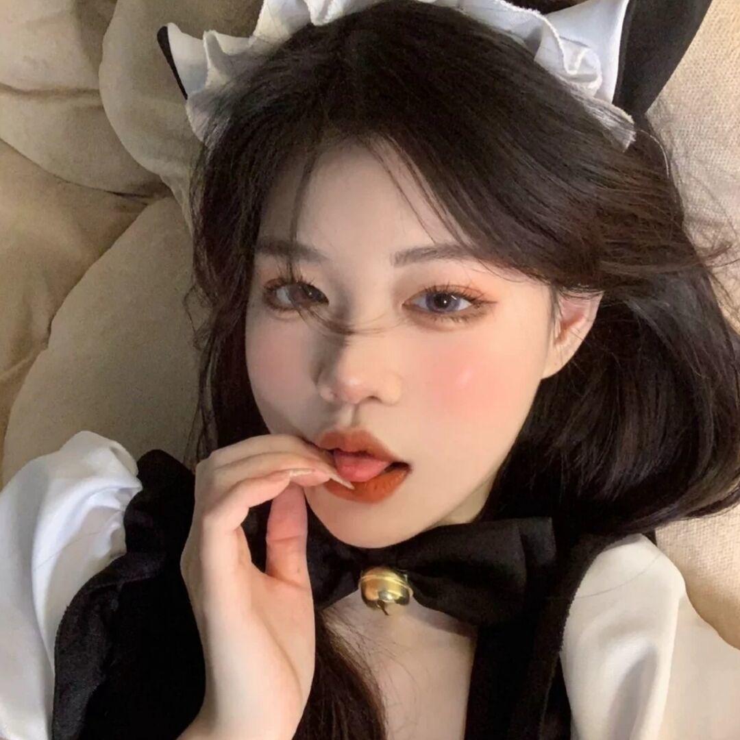 38岁离婚带三娃的性感母蟑螂