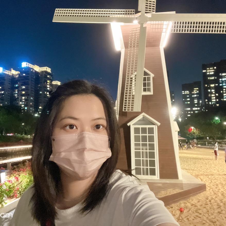 开朗的初雪❄️