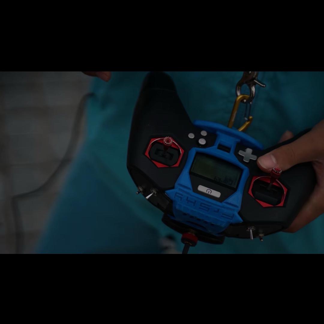 想骑四缸的小航🏍️