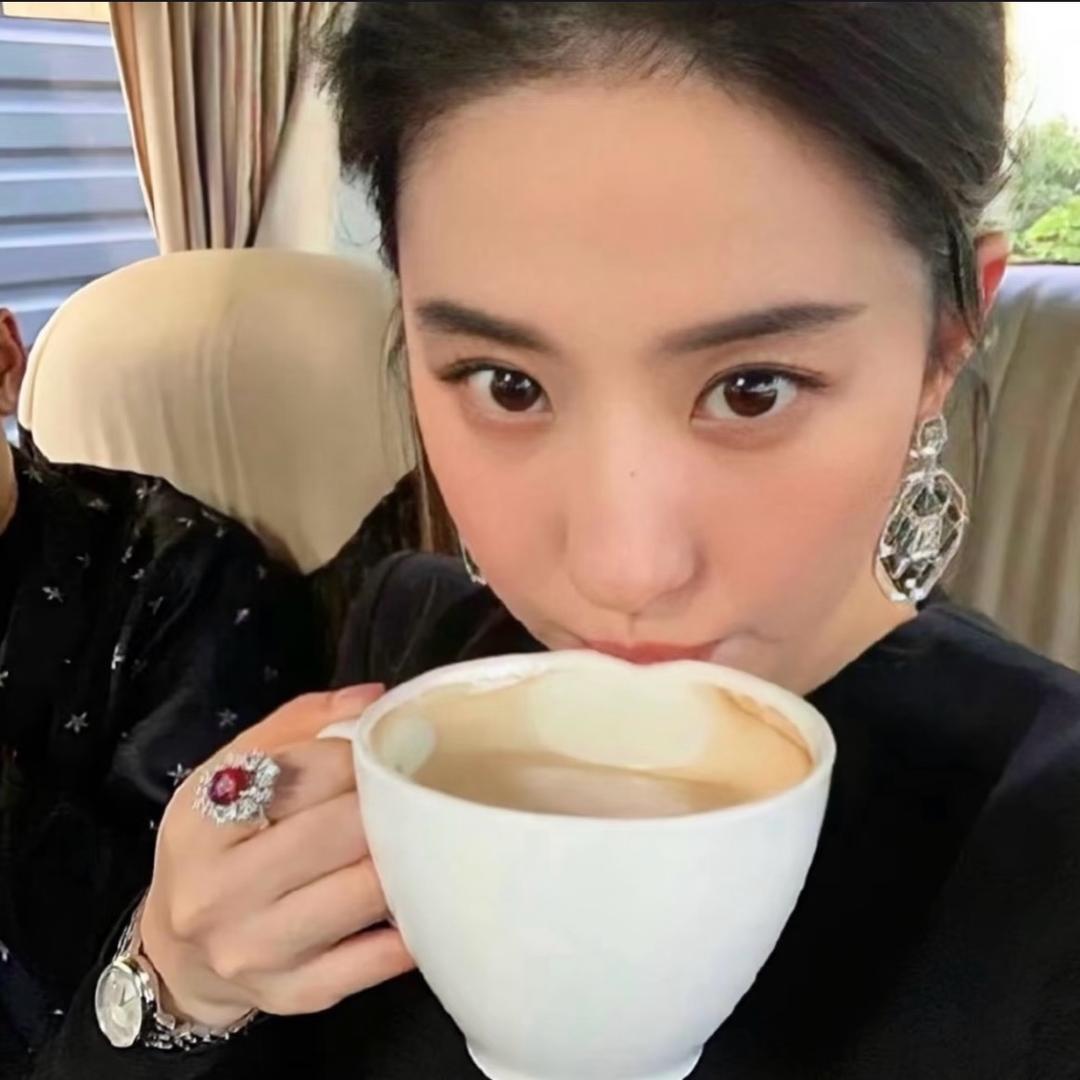 出了名的乖乖女