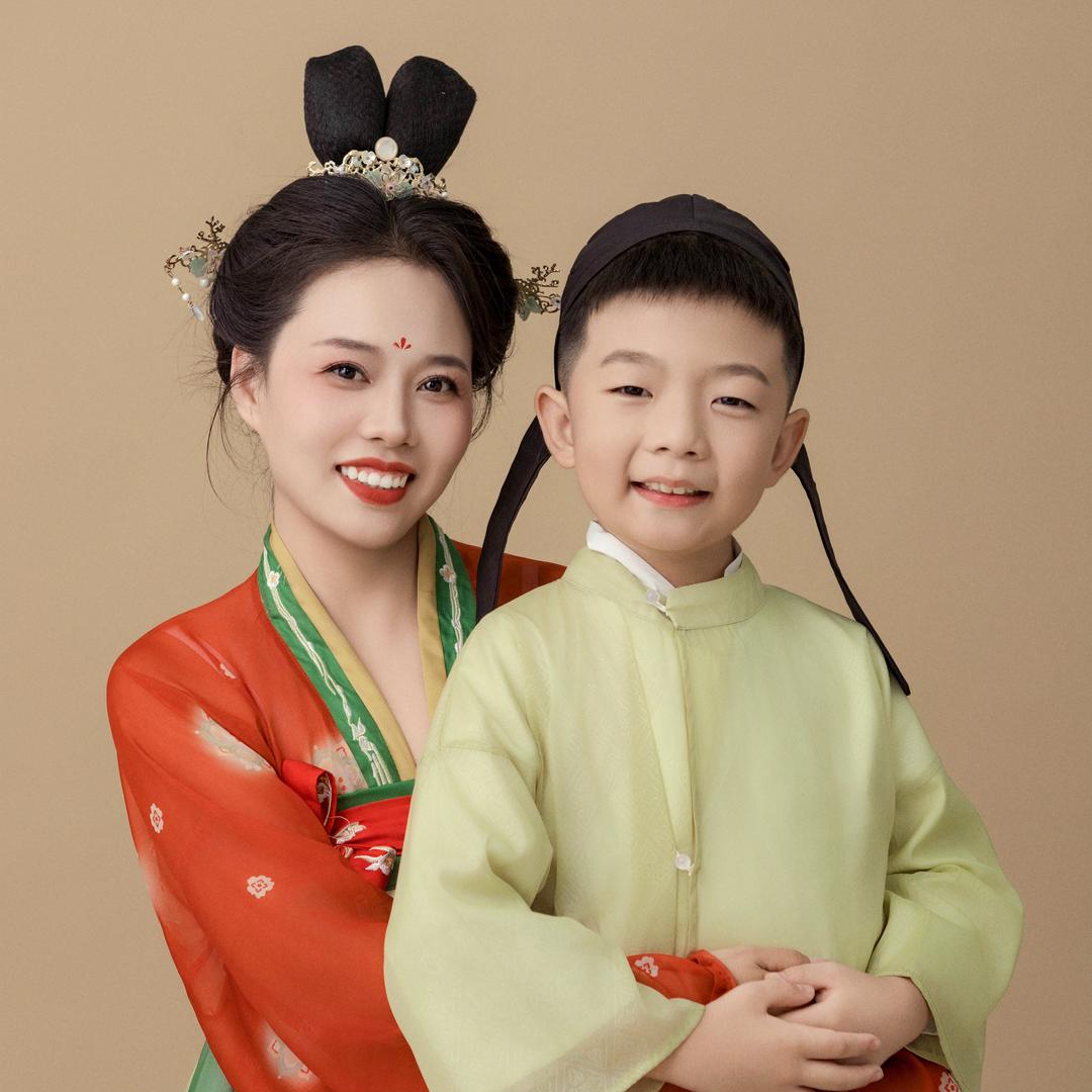 钢镚妈（小米洛姑姑）