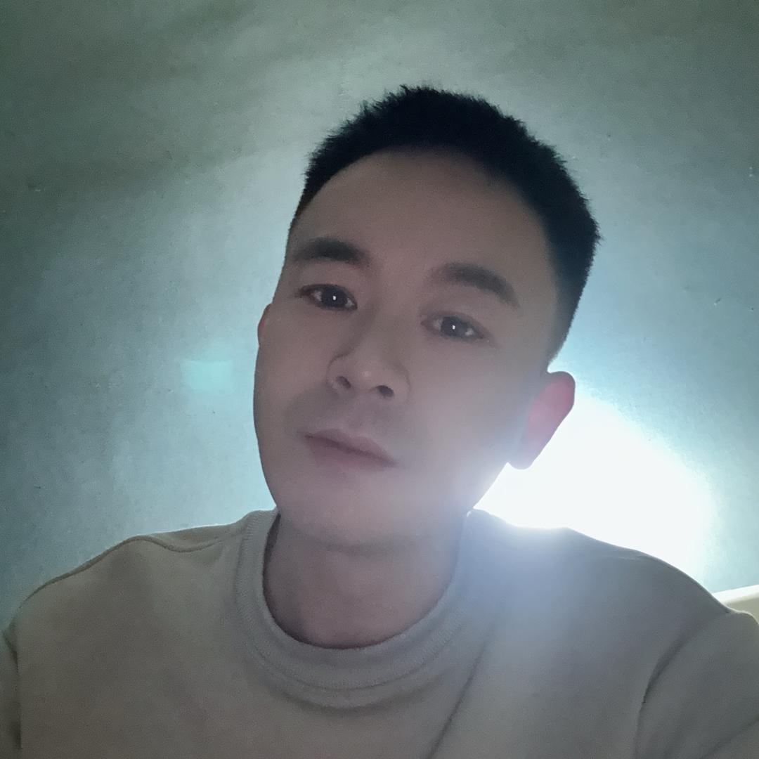 谭走鱼尾纹