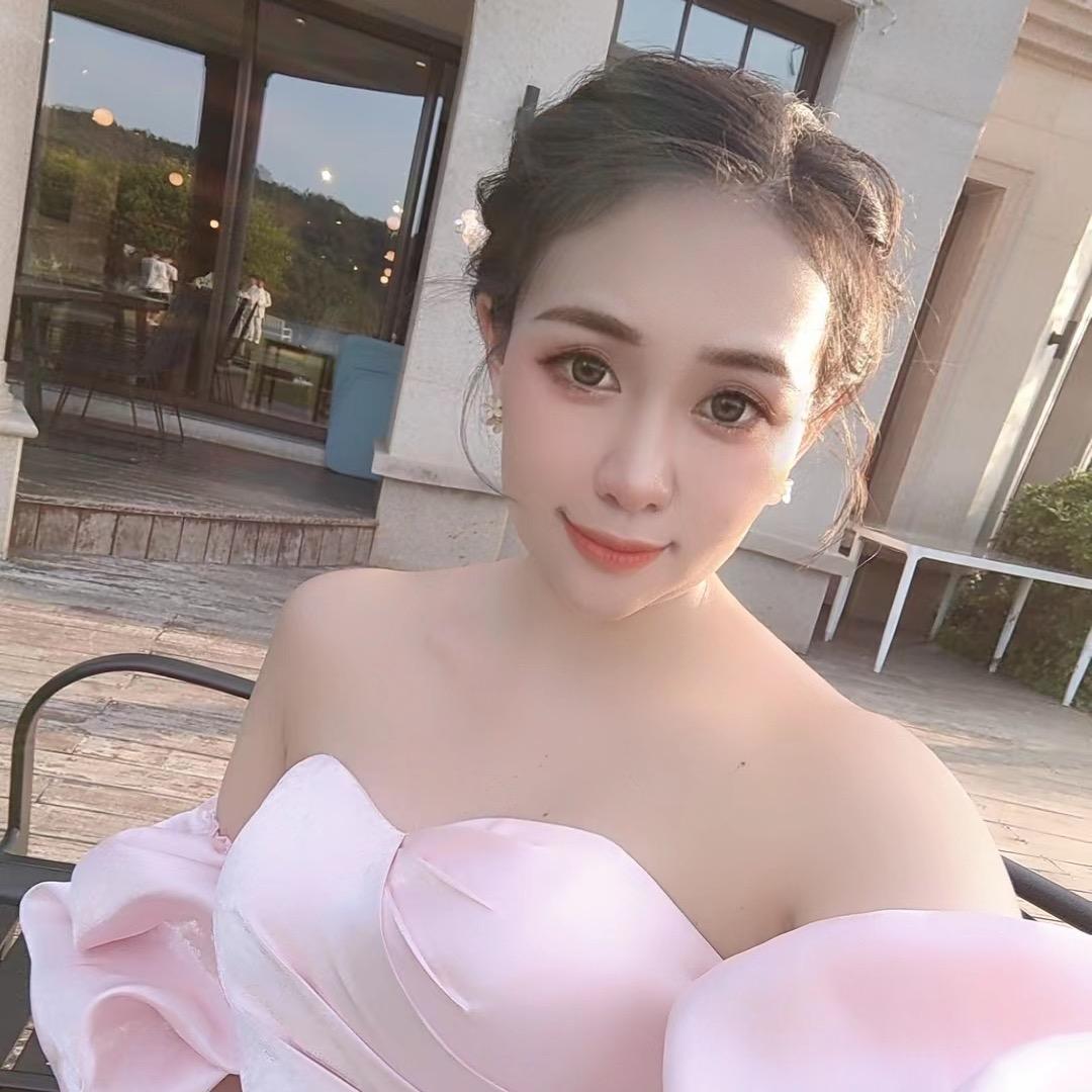 张漂亮商行轻奢服饰