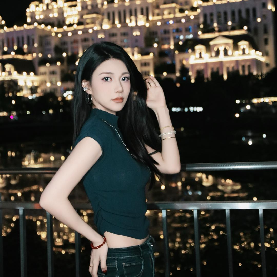 小逸💫