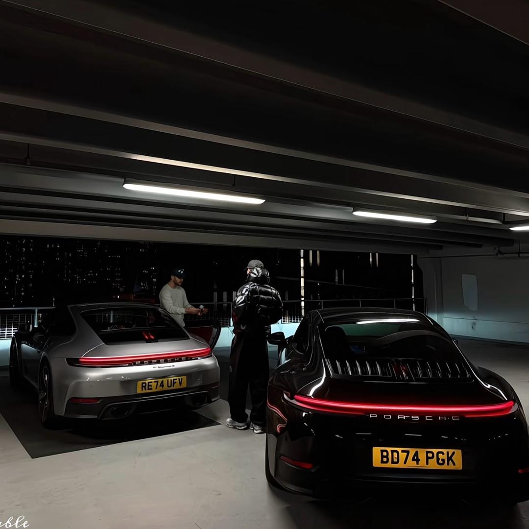 看见美女迈不动道