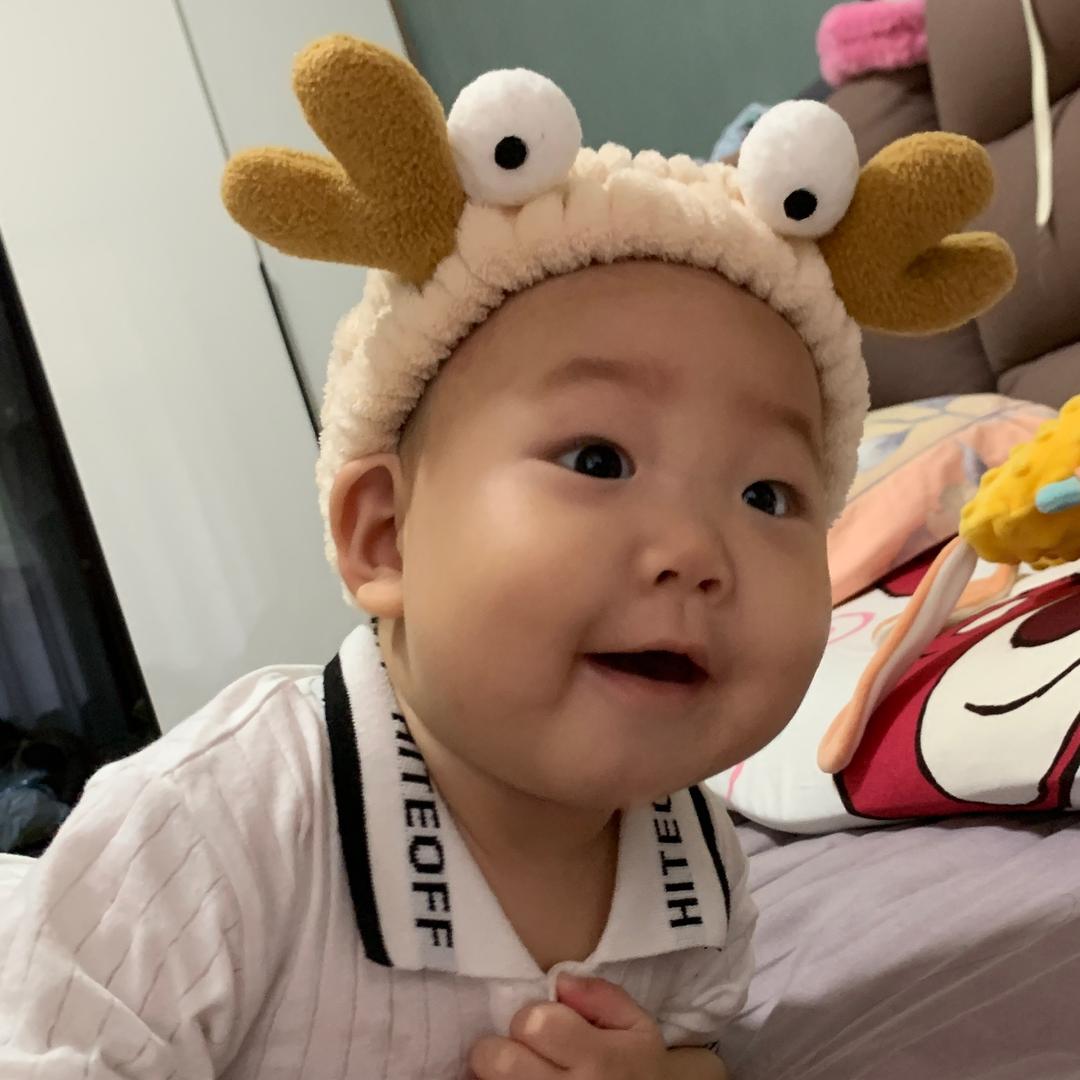 李哲宇.
