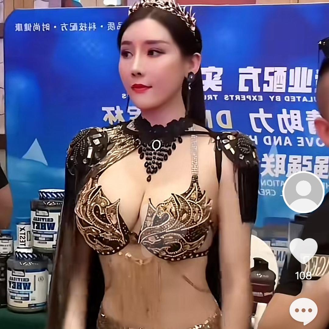 美女集装箱